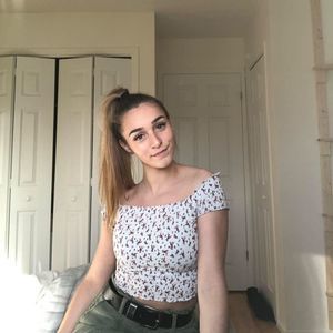 Meet your Posher, Laurie